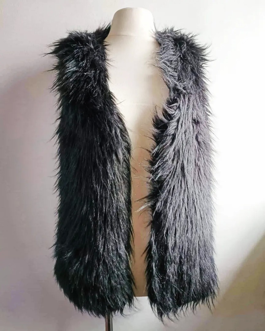 Black fur store vest zara