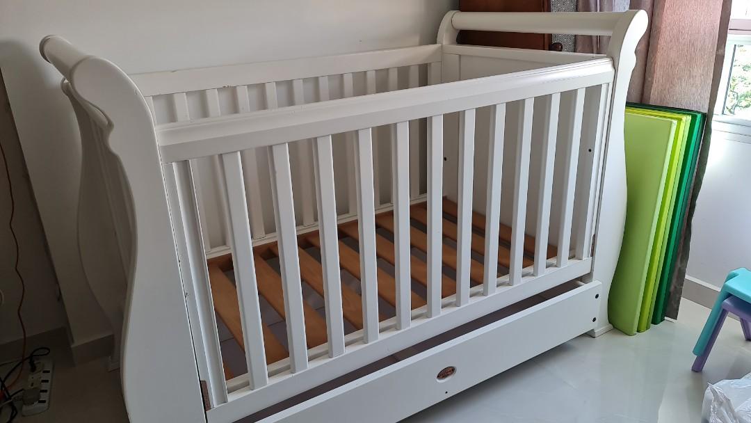 Boori cot with storage drawer, Babies & Kids, Baby Nursery & Kids