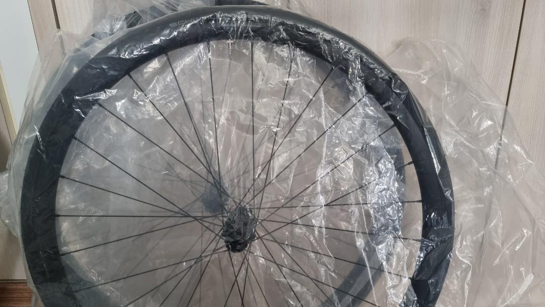 Brand New Syncros rp2.0 Disc Wheels with Schwalbe tires