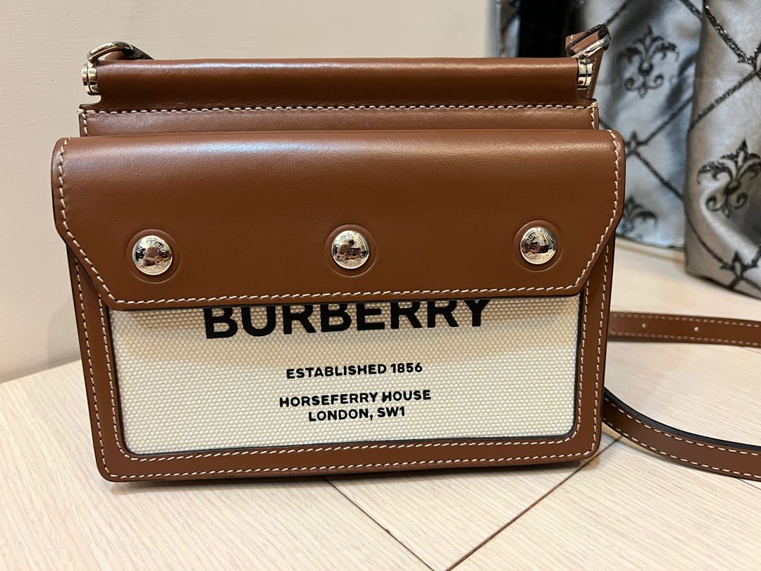 burberry baby title pocket