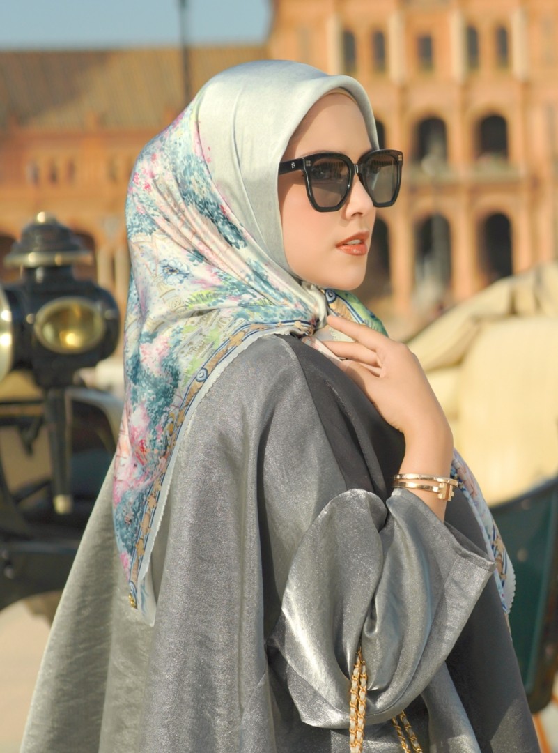 Buttonscarves SMALL size in Cielo (Sevilla series), Fesyen Wanita, Muslim  Fashion, Syal di Carousell