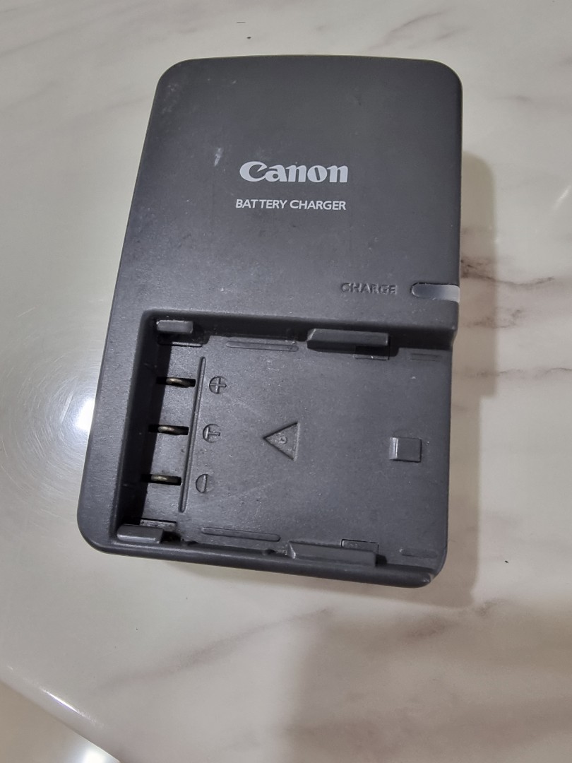 Canon camera battery charger CB2LWE, Photography, Photography