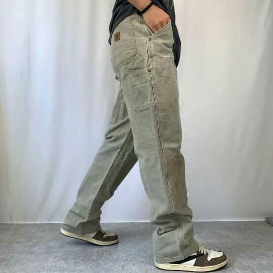 Men's Carhartt Pants - Size 31x32 for Sale in Everett, WA - OfferUp