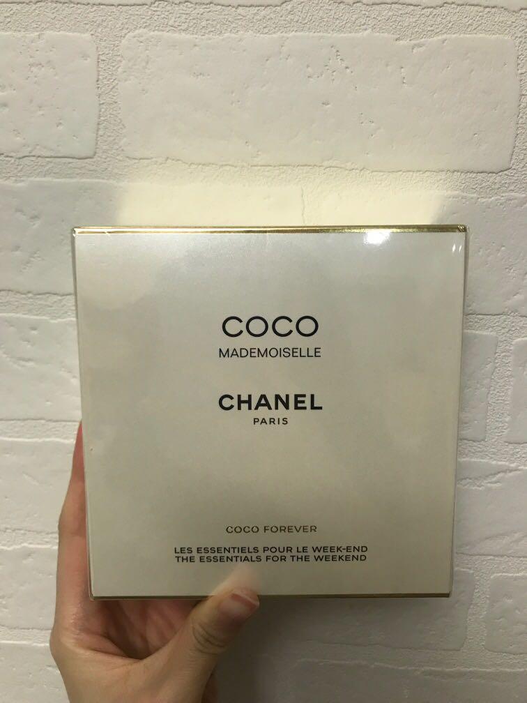 Chanel COCO MADEMOISELLE The Essentials For The Weekend