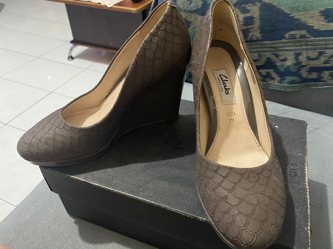 Clarks Pump Shoes Brown Leather, Fesyen 