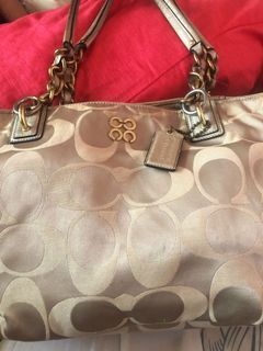 (Category: ) located in . Submitted by sunsetswrou (Listing ID 1168916453, Image 1). Description: .