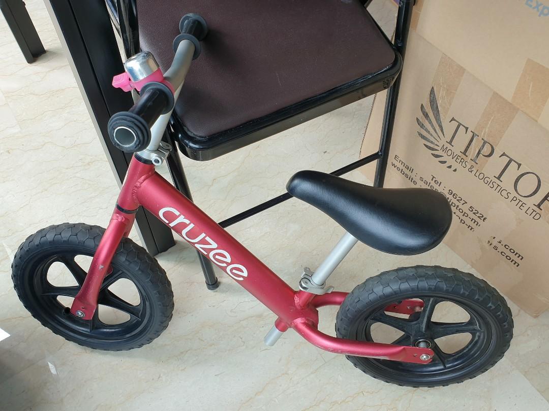Cruzee ultralight kids balance bike Sports Equipment Bicycles