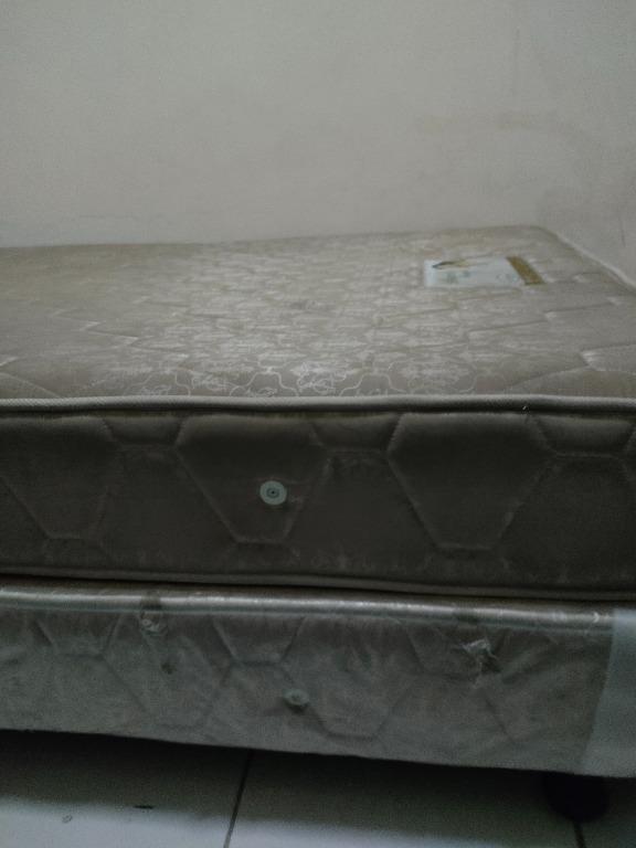 Dewfoam Queen size spring mattress with bed, Furniture & Home Living