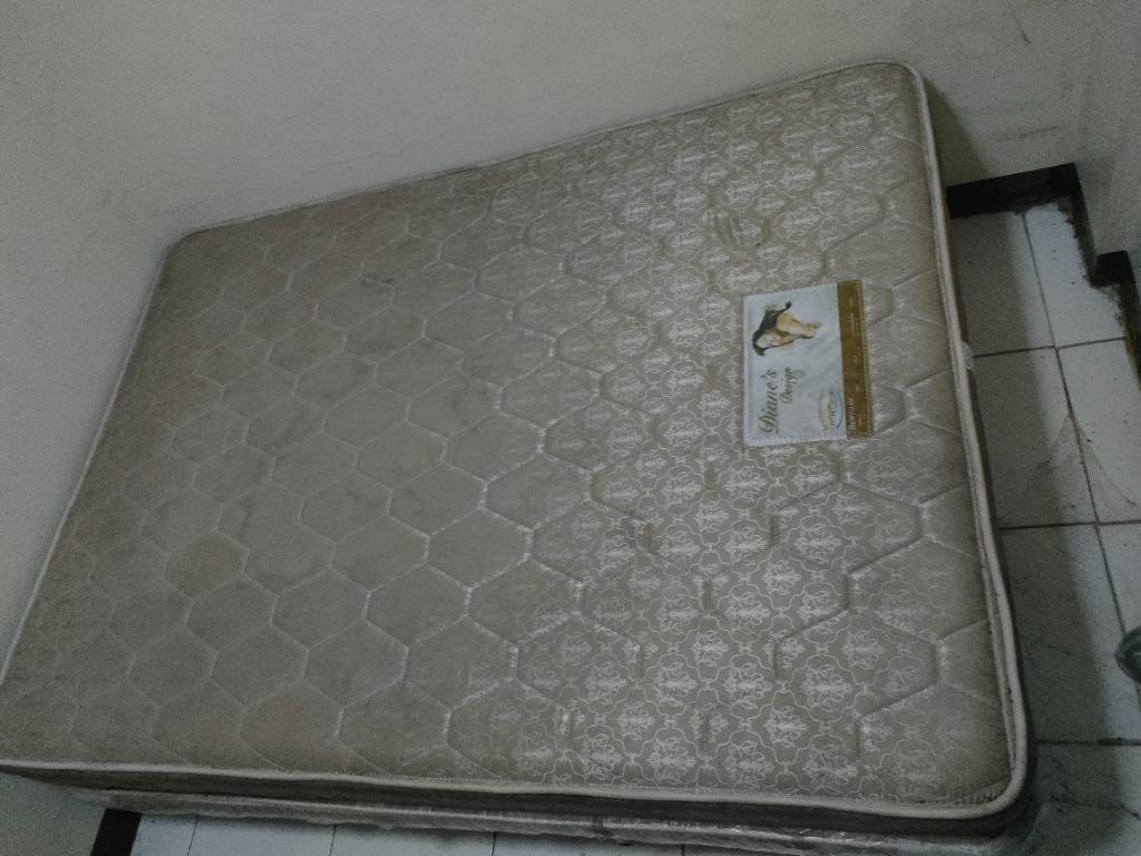 Dewfoam Queen size spring mattress with bed, Furniture & Home Living