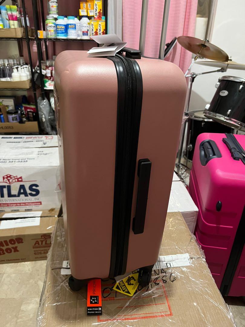 DKNY carry on luggage, Hobbies & Toys, Travel, Luggage on Carousell