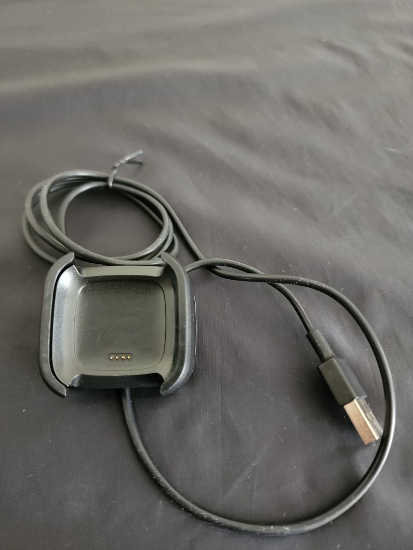 Fitbit Versa 2 Charger, Mobile Phones & Gadgets, Wearables & Smart