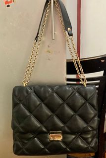 (Category: ) located in . Submitted by yhang_20 (Listing ID 1168880761, Image 1). Description: .