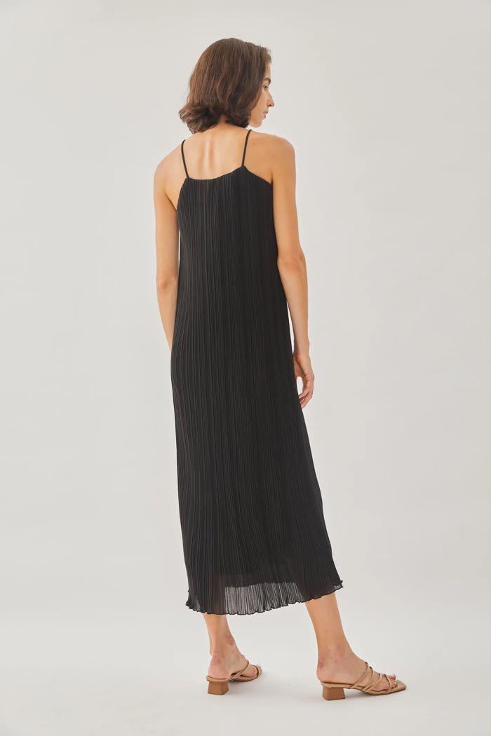 Klarra (Category: Dresses) located in Singapore. Submitted by shopperholiccccc (Listing ID 1168928921, Image 3). Description: Selling HALTER PLEATED MAXI DRESS IN BLACK, size M $119. Worn once. OOS online and in store. Meet up at Raffles Place or top up for courier. .
