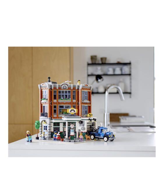 Lego 10264 Corner Garage Retired