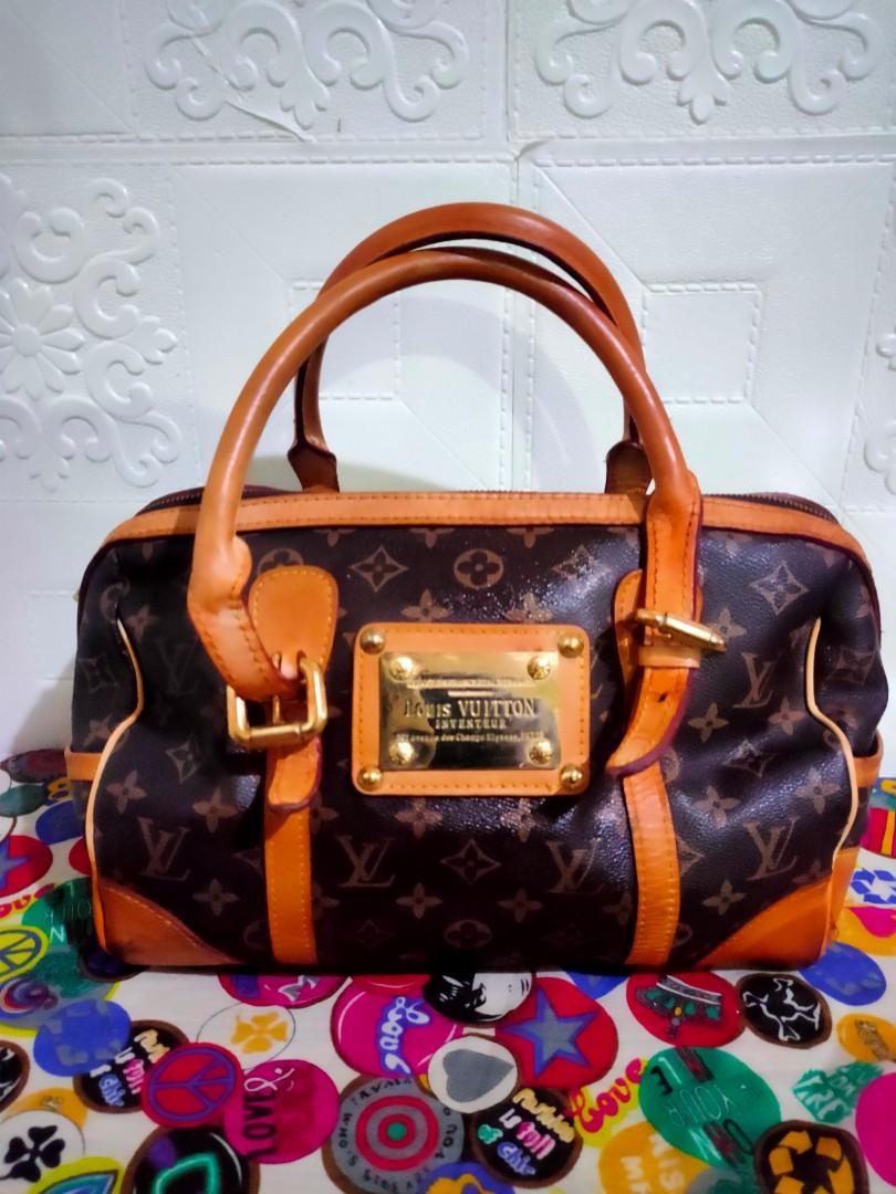 Louis Vuitton Coded Inventeur Handbag/ LV (Category: Luxury Bags & Wallets) located in Pasay City. Submitted by mgalv (Listing ID 1169002178, Image 1). Description: 📍Coded 📍Ukay source 📍Gold hardwares with engraved louis vuitton ( All hardwares) 📍Complete rubber linings and pipes. 📍Working zipper 📍Madumi ang loob.