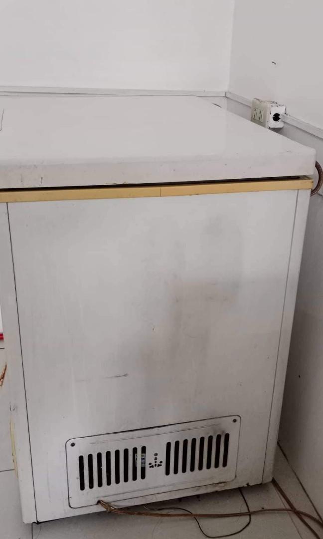 Markes chest chiller/freezer, Furniture & Home Living, Kitchenware