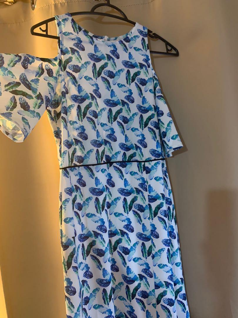 Maxi dress cold shoulder (SM BRAND) (Category: Dresses) located in Manila. Submitted by katesys (Listing ID 1168875421, Image 2). Description: Used only once Fits xs- small frames Waist: 25-26.