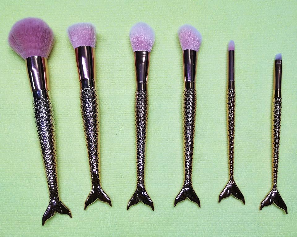 Mermaid Makeup Brush Set (6pc.) (Category: Makeup) located in Quezon City. Submitted by skyebear (Listing ID 1168842416, Image 3). Description: 6 piece Mermaid Makeup Brush Set Rose gold.