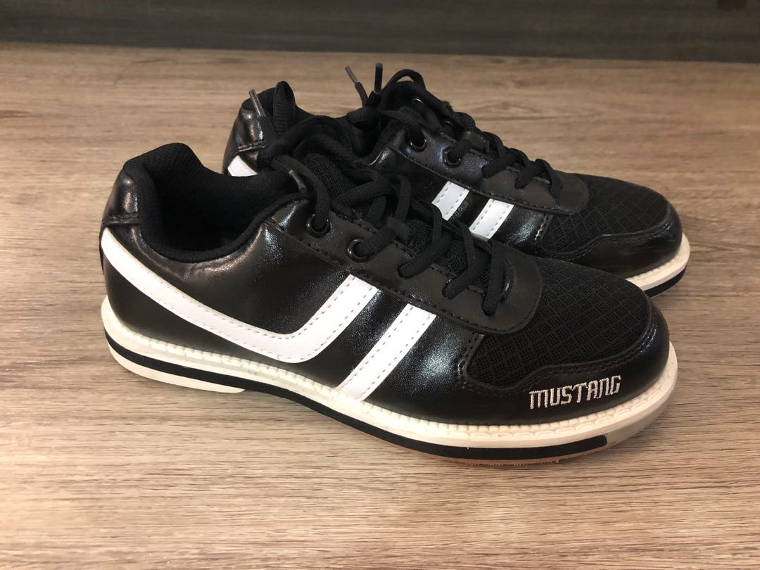 Mustang Kids Bowling Shoes (Size 6), Sports Equipment, Sports & Games