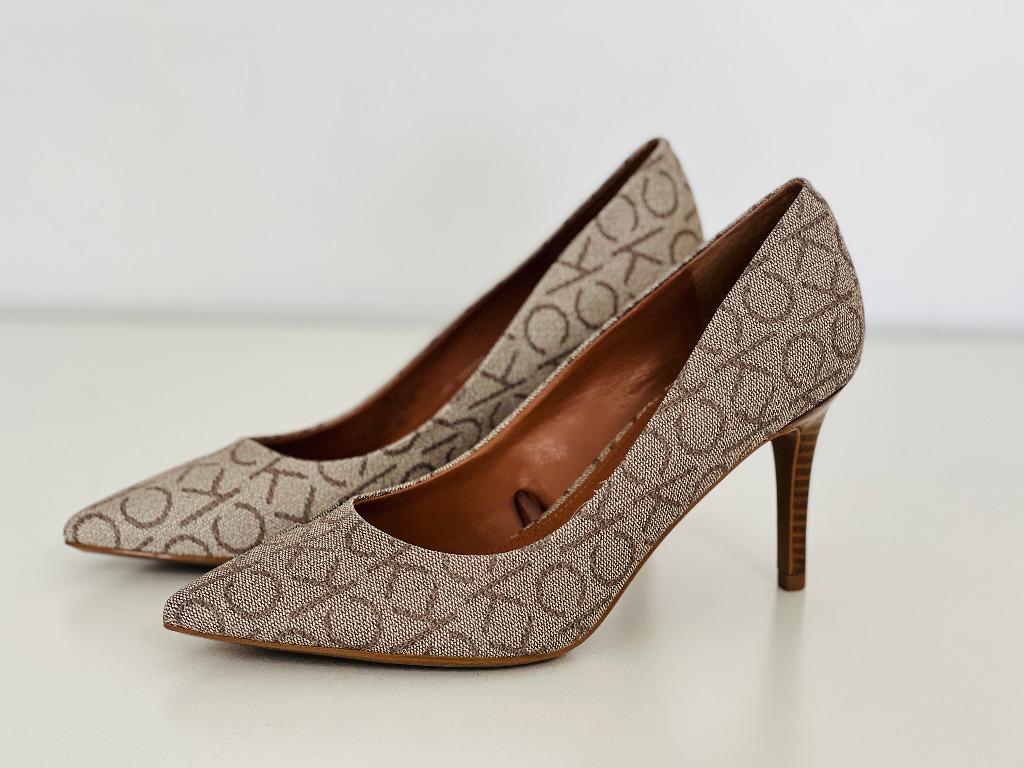 Calvin klein logo heels hotsell