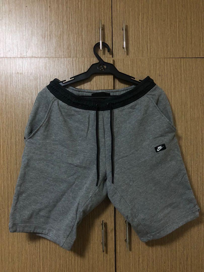 Nike Heritage Shorts, Men's Fashion 