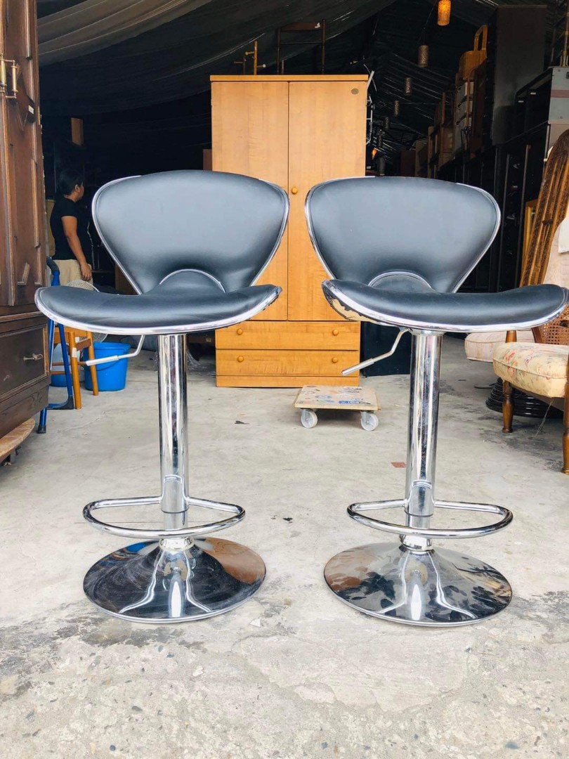 NITORI BAR CHAIR L 18 W 18 x H 25 / 32.5 in Hard chrome legs and