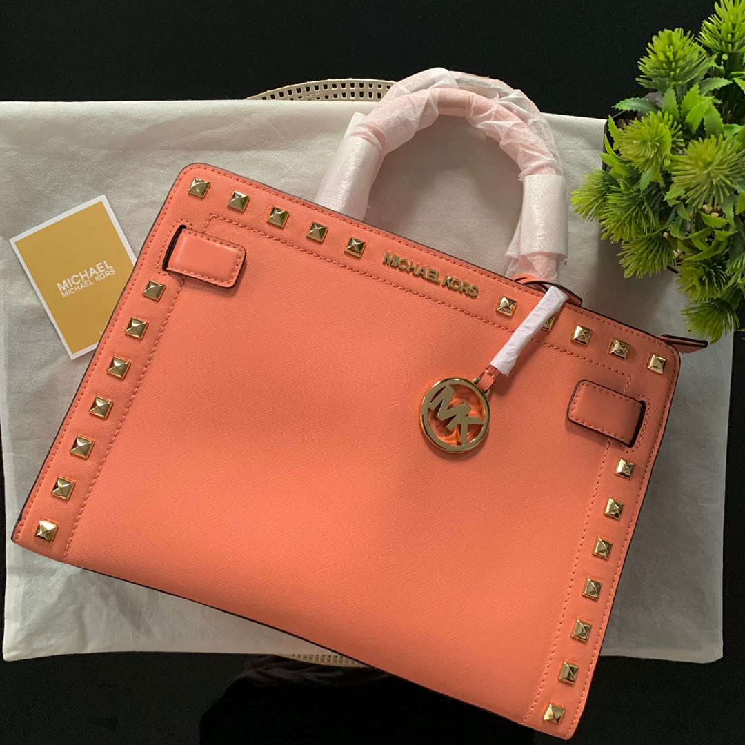 Michael kors studded rayne medium ew satchel handbag peach leather