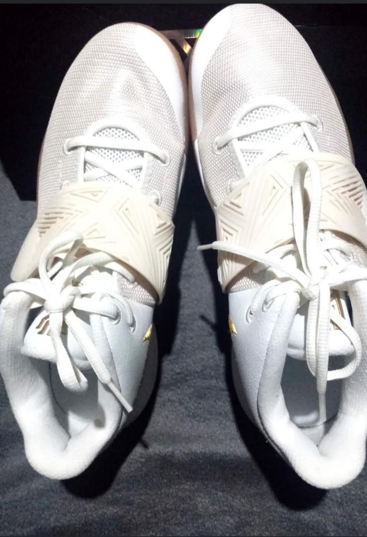 Original Nike Kyrie Flytrap III Unisex EUR 44 (Category: Sneakers) located in Mandaluyong City. Submitted by izavez (Listing ID 1168823674, Image 1). Description: Original Nike Kyrie Flytrap III Unisex EUR 44.