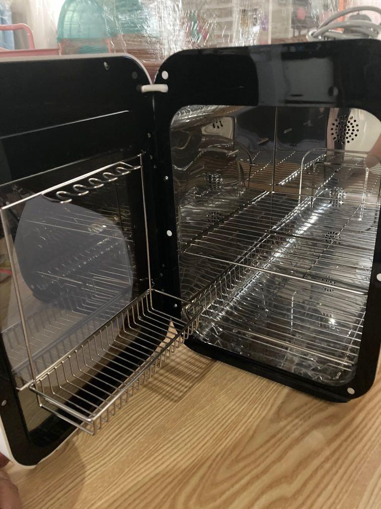 Rayqueen UV Sterelizer (Category: Breastfeeding & Bottle Feeding) located in Quezon City. Submitted by ronb25 (Listing ID 1168920515, Image 2). Description: .