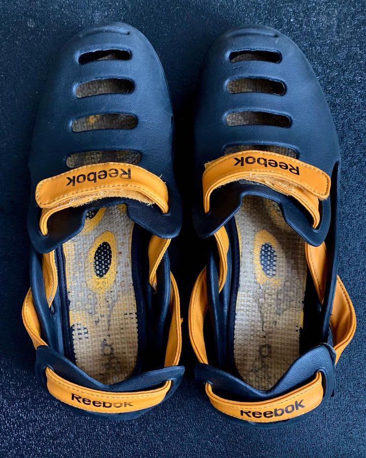 Sepatu sandal on sale reebok