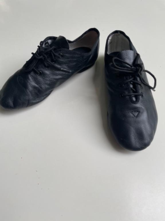 Girls dance jazz discount shoes