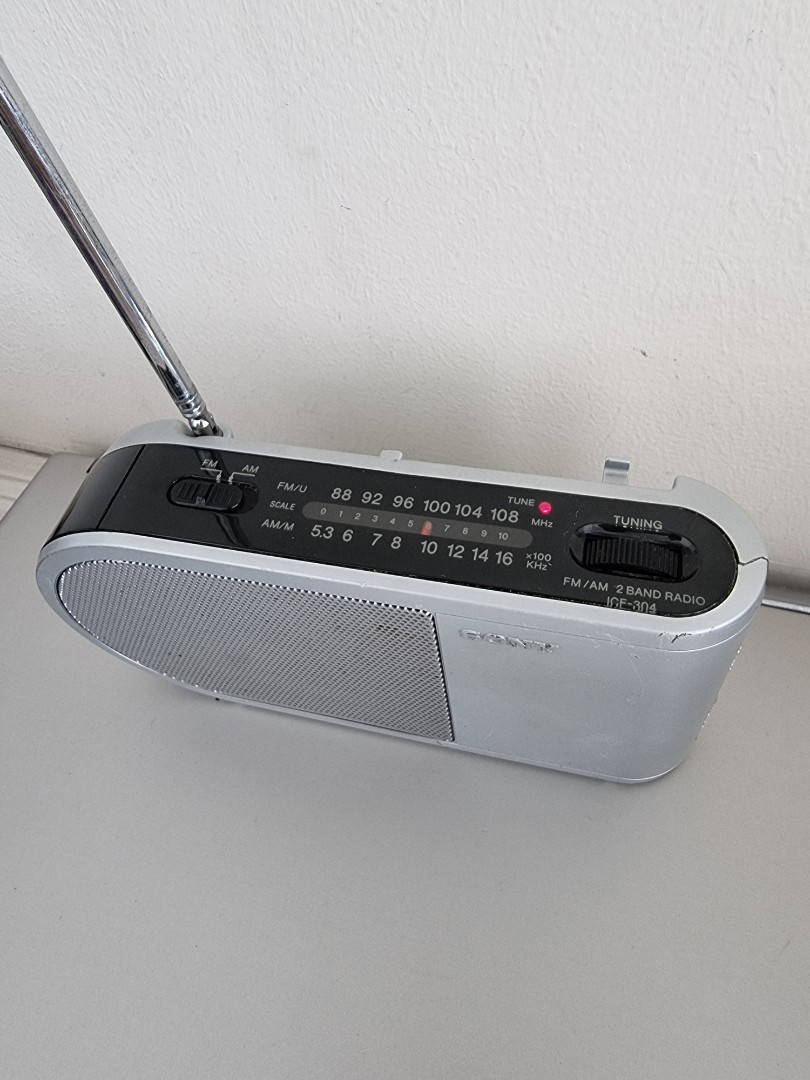 Radio Portable Sony ICF-304L – FM/AM – Occasion Fonctionnelle
