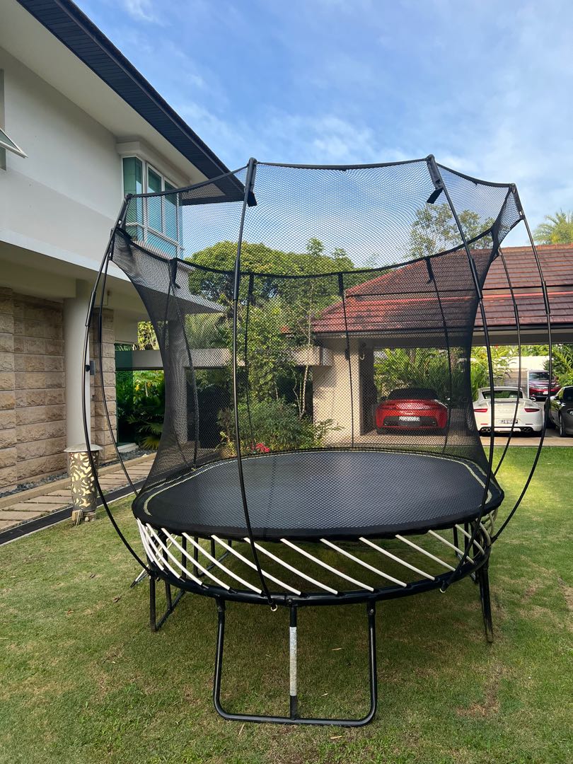 Second hand springfree trampoline 2025