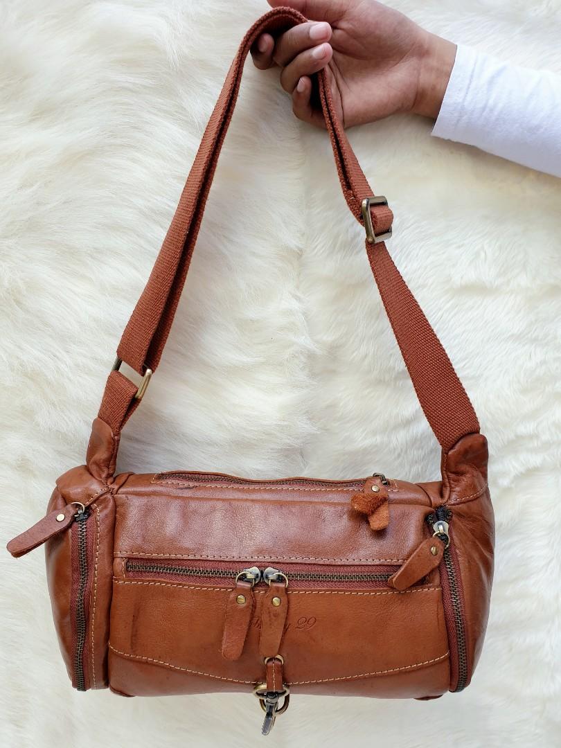 Sling bag kulit discount asli