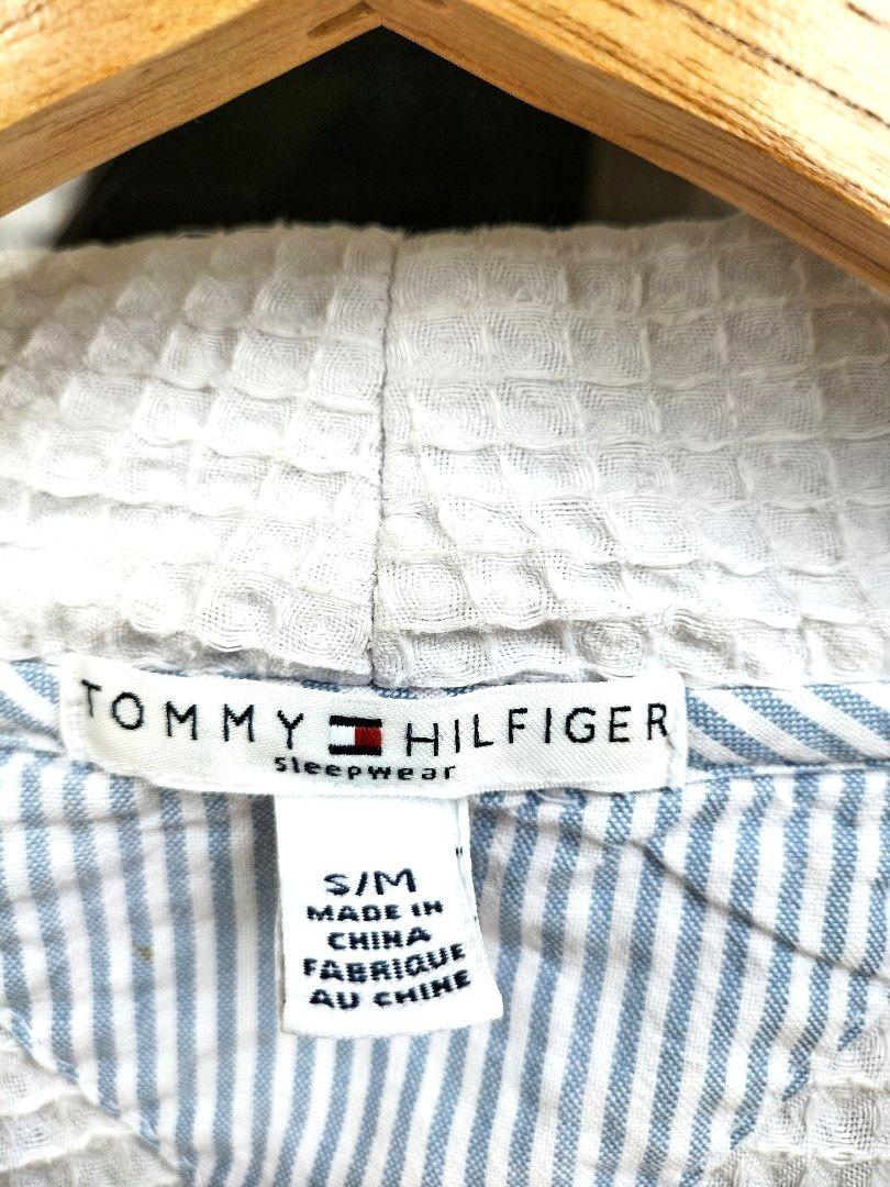 Tommy Hilfiger bathrobe/sleepwear (Category: Sleep and Loungewear) located in Los Banos. Submitted by leicathrifty_21 (Listing ID 1169034266, Image 3). Description: length: 36.5 AUTHENTIC ✅ embroidered logo two pockets 785+ SF issue: posted/minimal stain inside (not noticable).