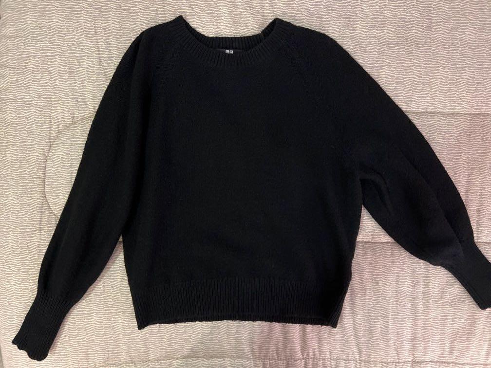 Uniqlo black sweater 2025