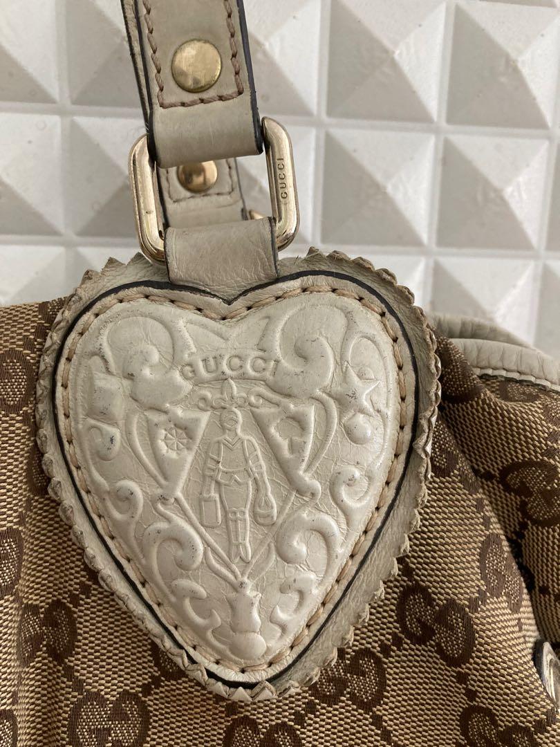 Used Gucci bag for sale Good condition still Women s Fashion