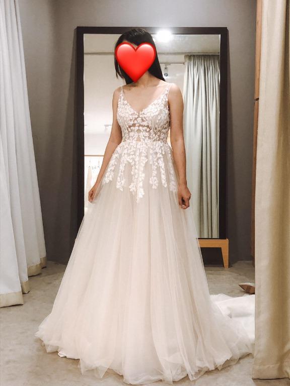 White lace wedding gown hotsell