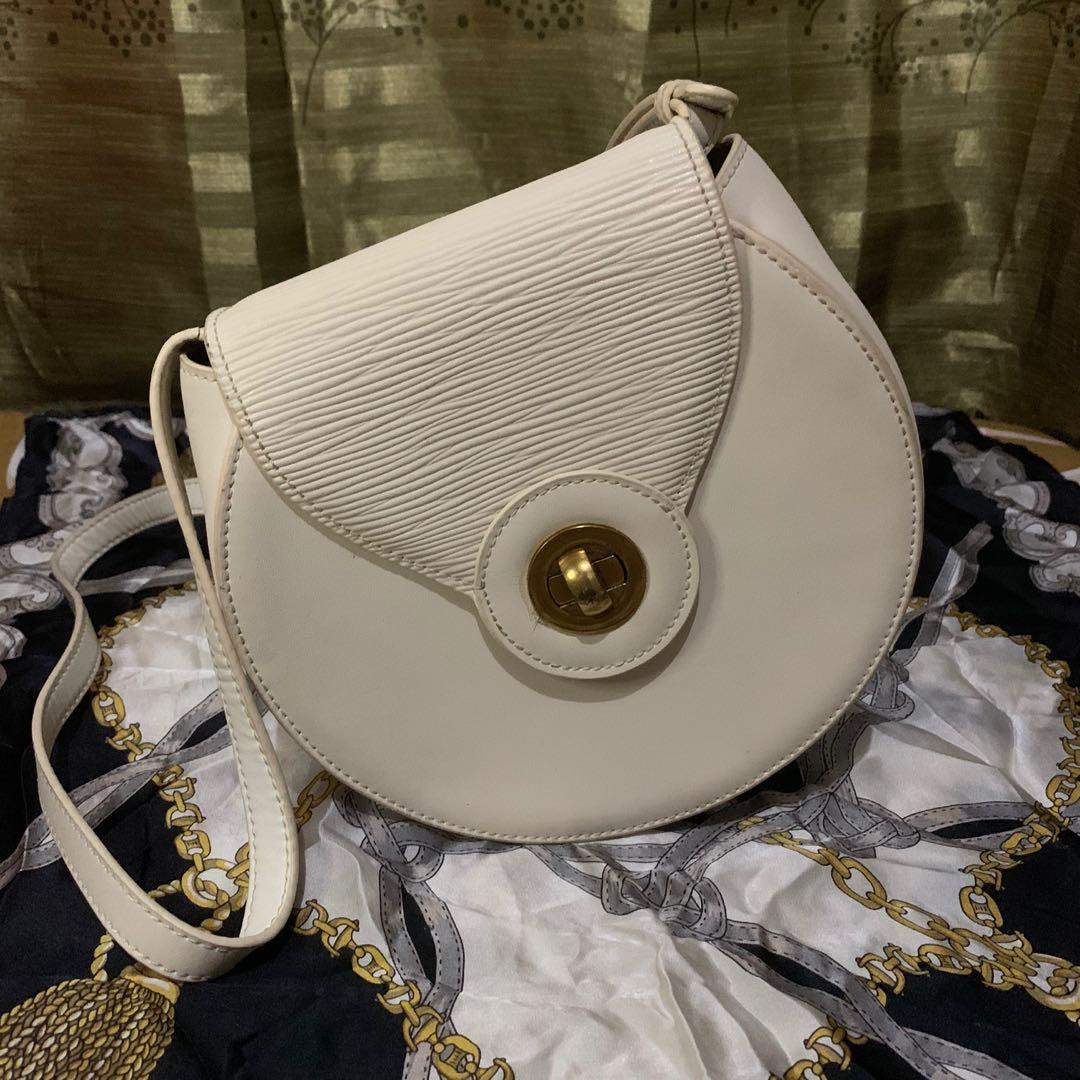 White sling bag, Women's Fashion, Bags & Wallets, Crossbody Bags on