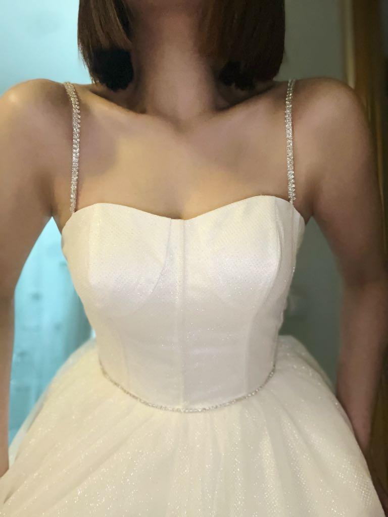 White wedding dresses for new arrivals sale
