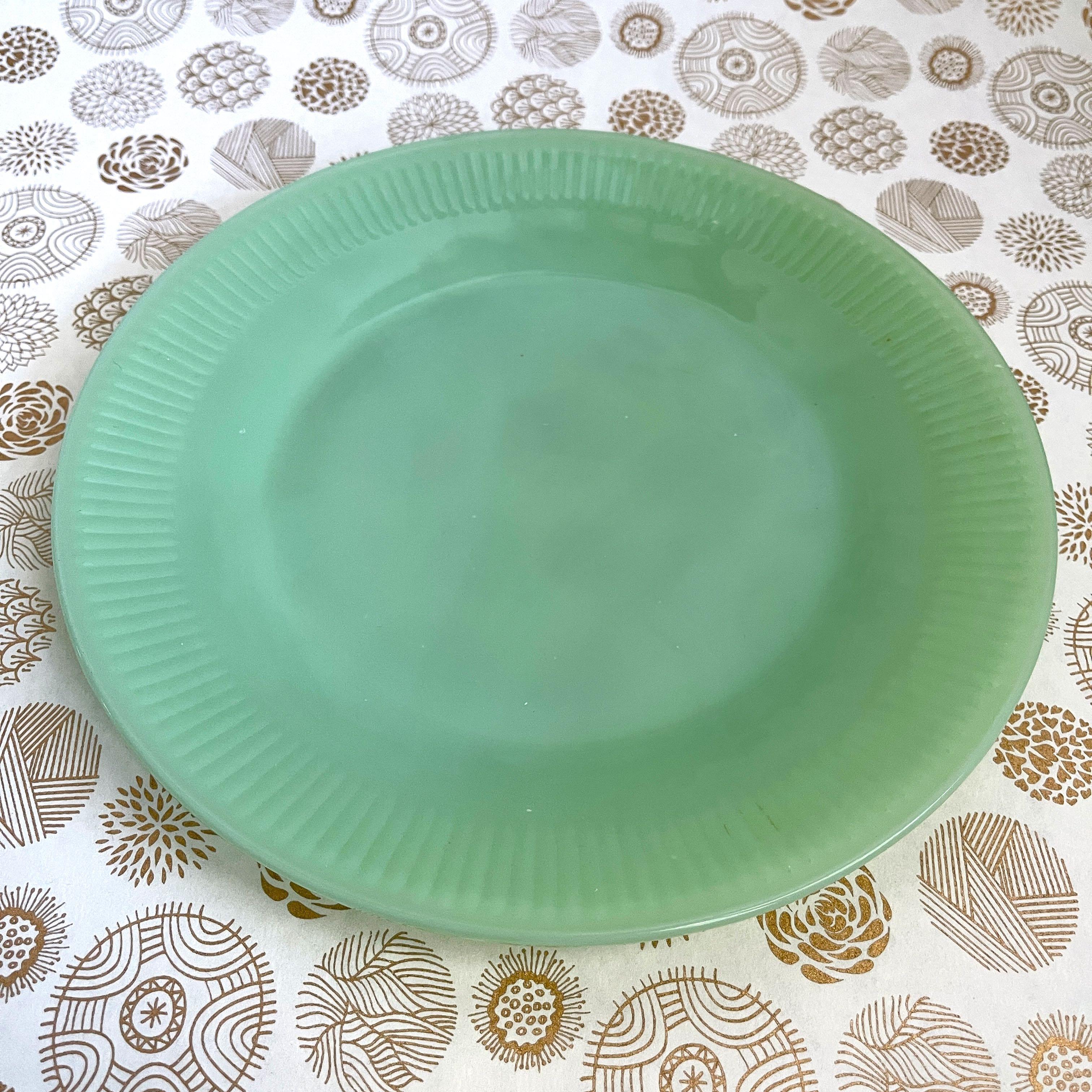 Broken goods FIRE KING 60's antique jade jade color transparent glass plate  plate tableware nostalgic - Shop Mr.Travel Genius Antique shop Plates &  Trays - Pinkoi
