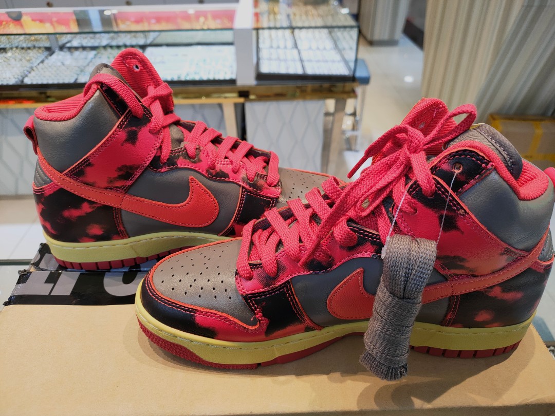 ambush nike red