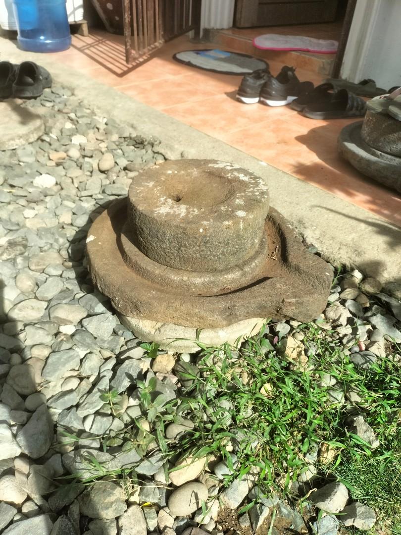 Antique Gilingan Bato Big Size (Category: Vintage Collectibles) located in Malolos. Submitted by jjantiques (Listing ID 1169039234, Image 3). Description: For Sale Large Gilingan Bato from the past.