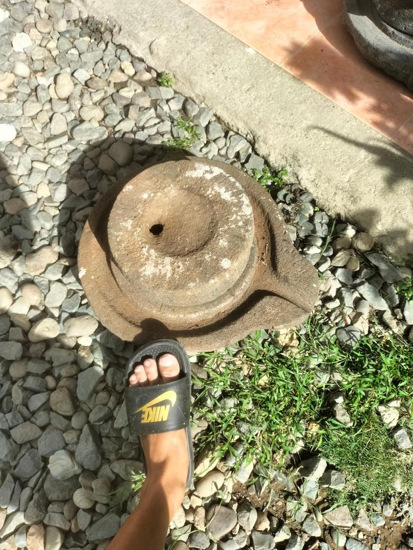 Antique Gilingan Bato Big Size (Category: Vintage Collectibles) located in Malolos. Submitted by jjantiques (Listing ID 1169039234, Image 2). Description: For Sale Large Gilingan Bato from the past.