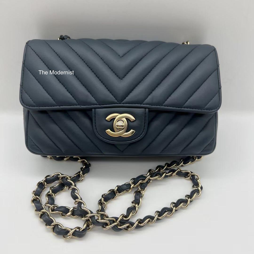 Chanel chevron 2024 quilted flap bag