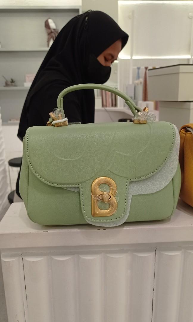 Alma bag Buttonscarves medium, Fesyen Wanita, Tas & Dompet di Carousell
