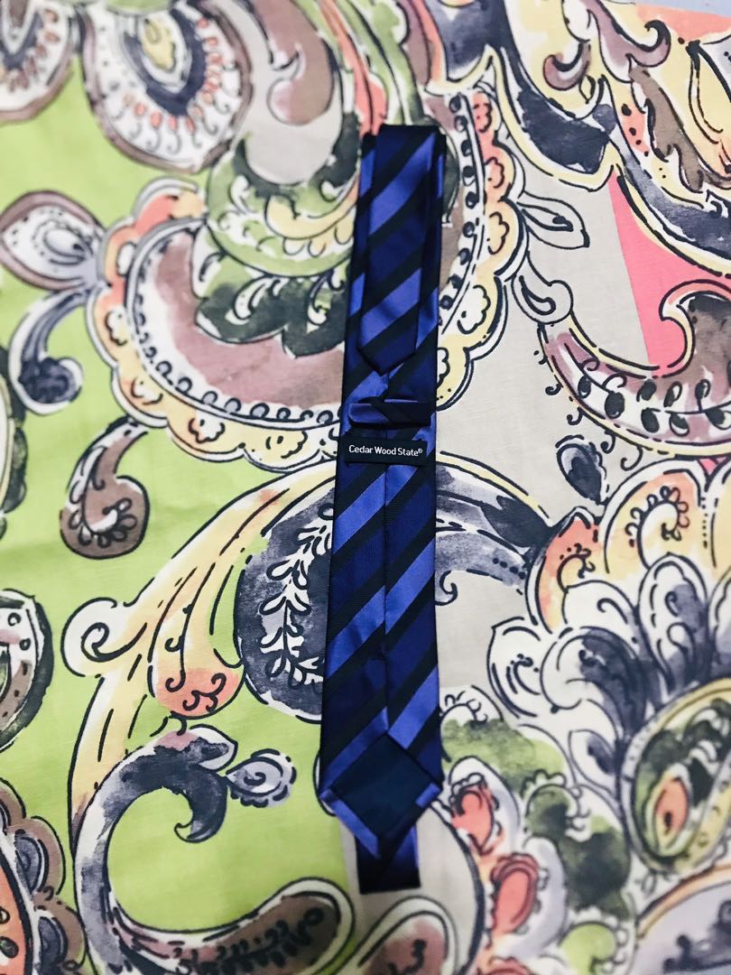 Cedar wood state neck tie, Men's Fashion, Activewear on Carousell