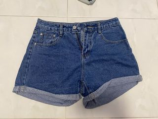 (Category: ) located in . Submitted by alissaak (Listing ID 1169165675, Image 1). Description: .