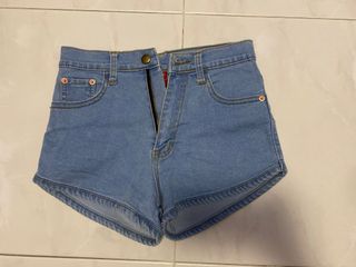 (Category: ) located in . Submitted by alissaak (Listing ID 1169167102, Image 1). Description: .