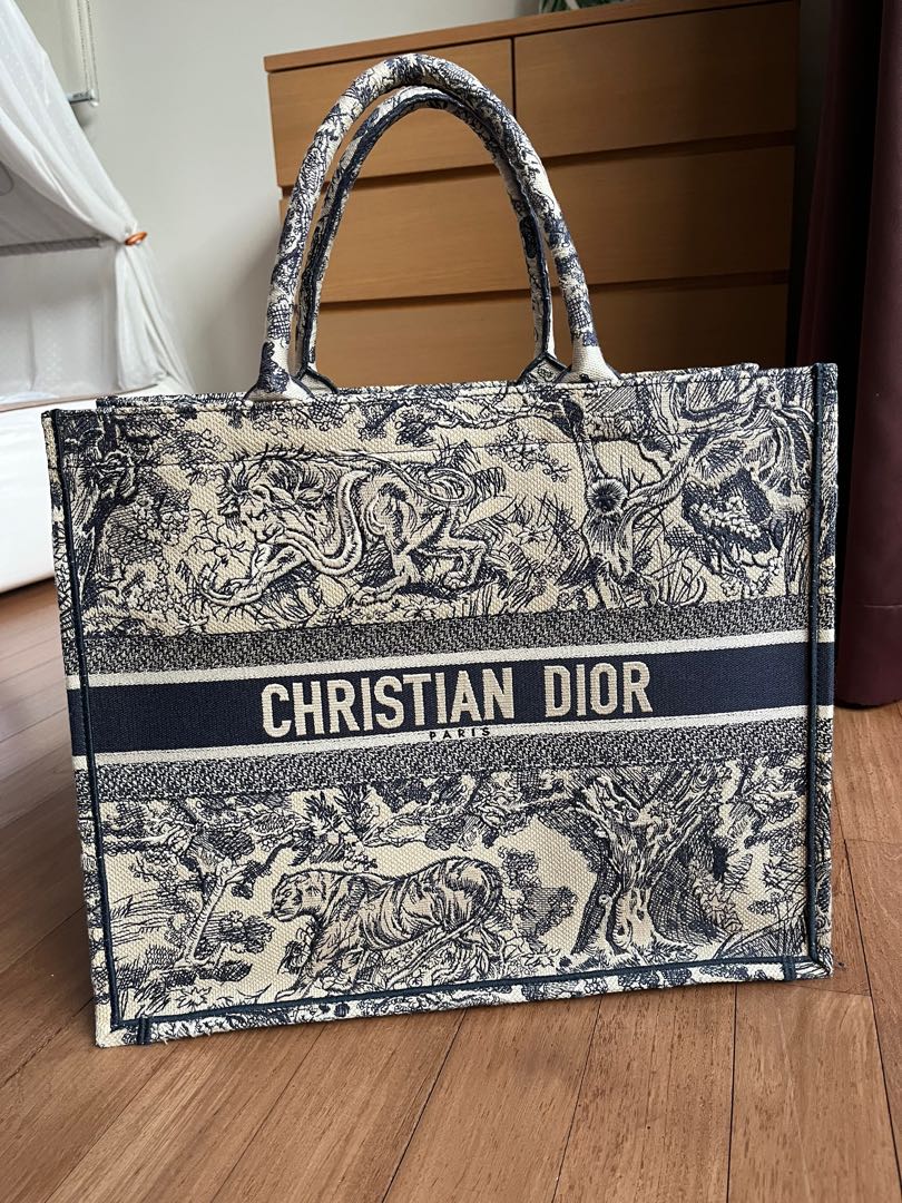 Large Dior Book Tote Ecru and Blue Toile de Jouy Embroidery (42 x 35 x 18.5  cm)